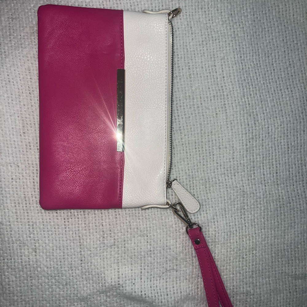 Small women’s clutch/purse.